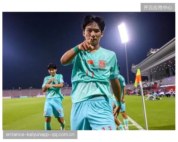 中国U16男足2-0战胜卡塔尔：U17海湾杯开门红，展现青春风采